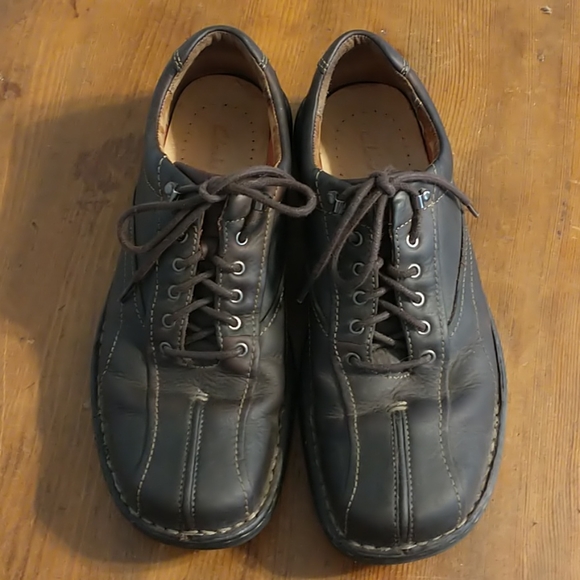 🎉Host Pick🎉 Mens Clarks Shoes - Picture 3 of 8